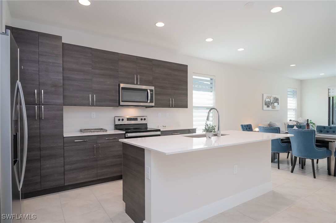 3 Bed SingleFamilyResidence for Sale in Silverwood, FL — photo 12