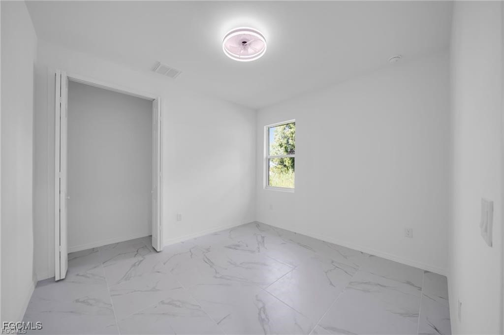 3 Bed SingleFamilyResidence for Sale in Lehigh Acres, photo 12