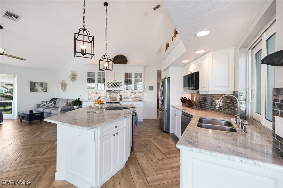 4 Bed Pool Home for Sale in Palm Acres, photo 12