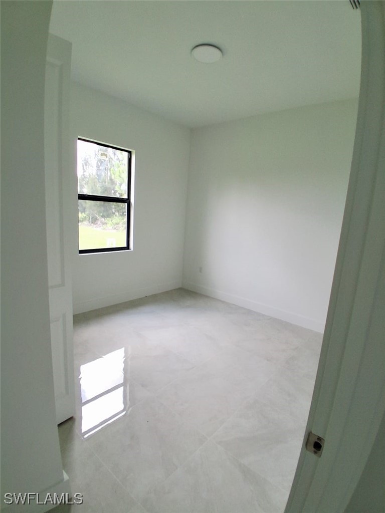 3 Bed SingleFamilyResidence for Sale in Lehigh Acres, photo 12