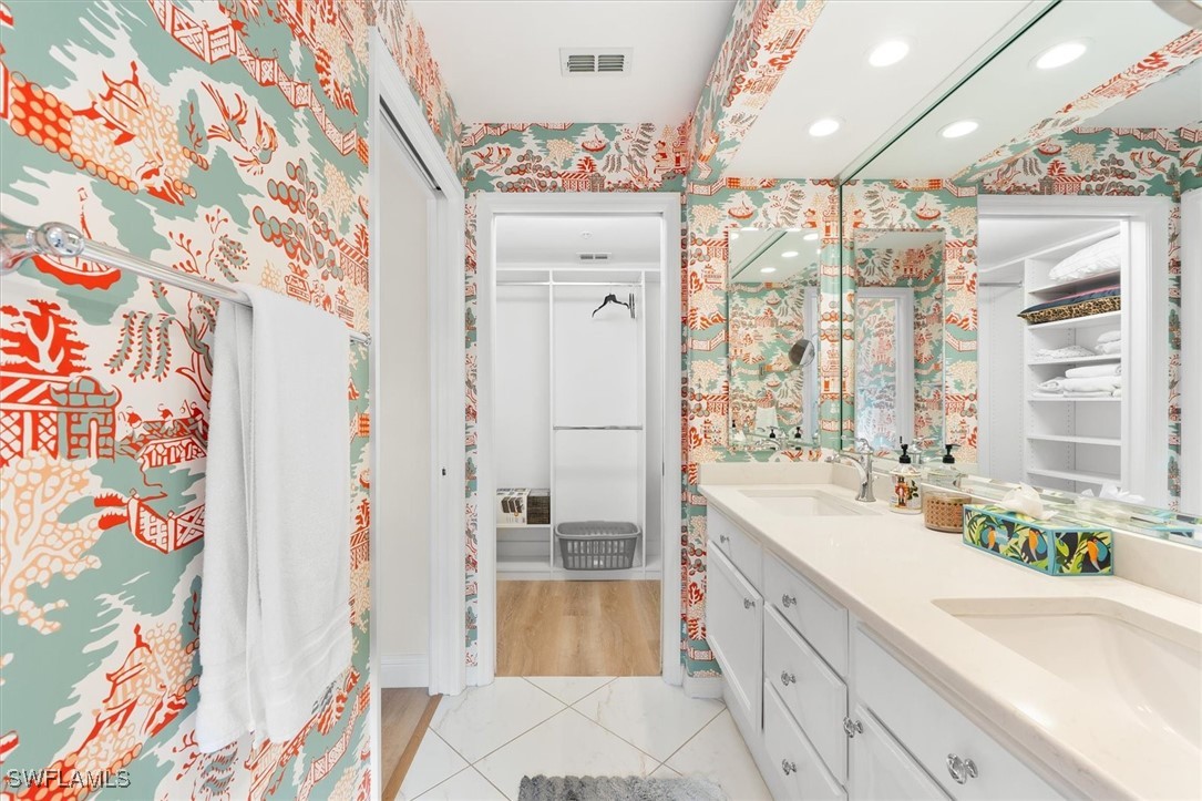 2 Bed Condominium for Sale in Bonita Springs, photo 12