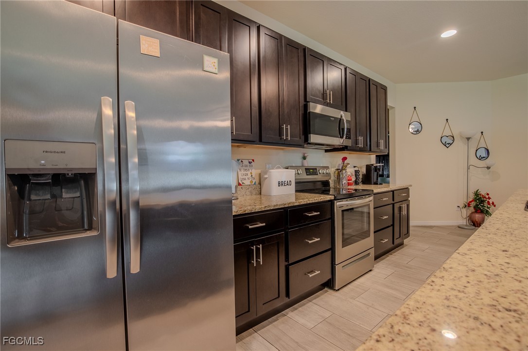 3 Bed SingleFamilyResidence for Sale in Port Labelle, FL — photo 12