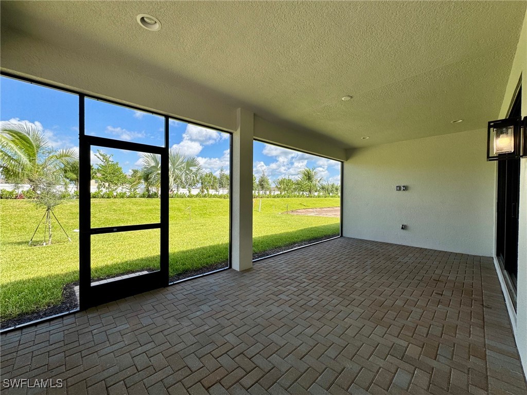 3 Bed SingleFamilyResidence for Sale in Valencia Harbor, FL — photo 12