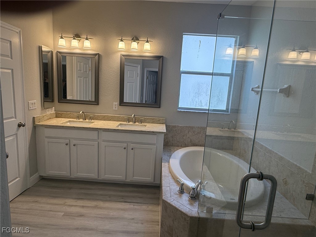5 Bed Waterfront Home for Sale in Lehigh Acres, photo 12
