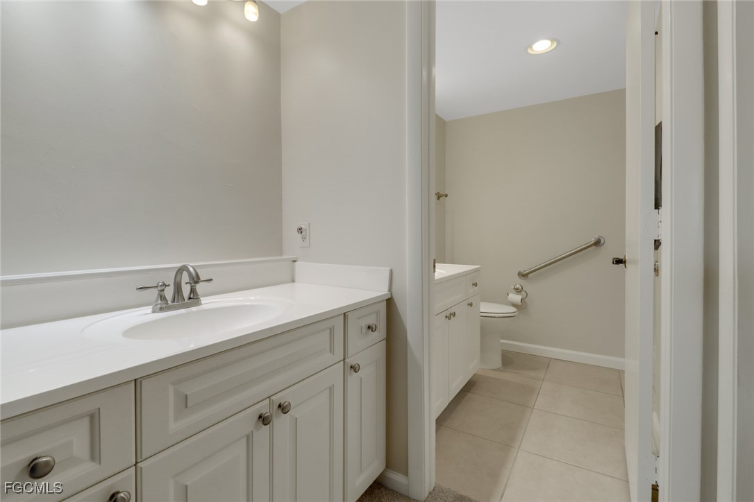 3 Bed Condominium for Sale in Schooner Village, photo 12