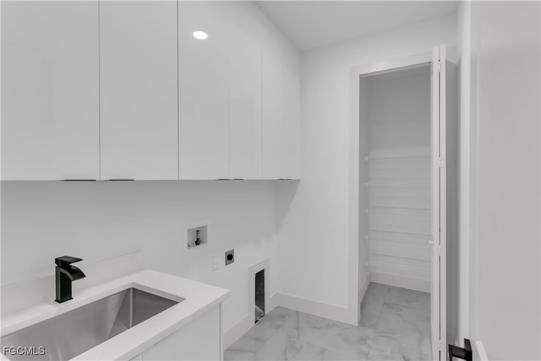 3 Bed SingleFamilyResidence for Sale in Lehigh Acres, photo 12