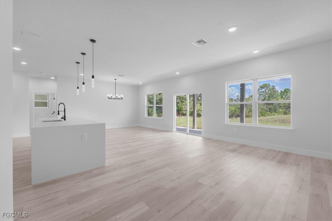 4 Bed SingleFamilyResidence for Sale in Sun N Lakes, photo 12