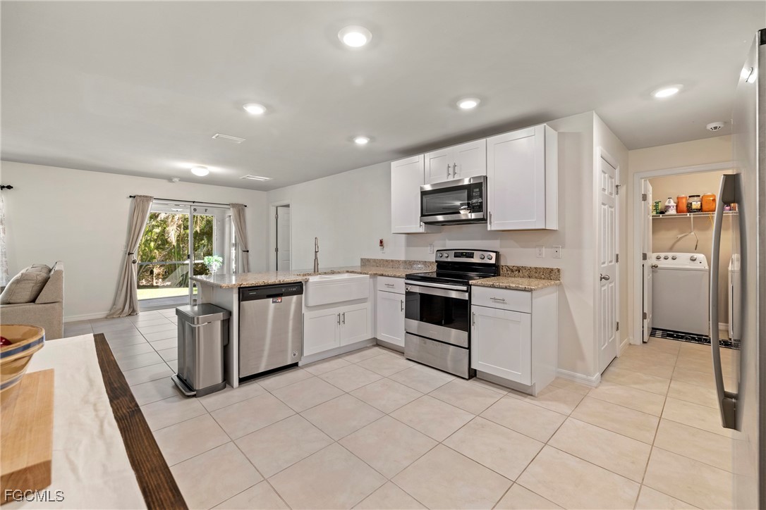 3 Bed SingleFamilyResidence for Sale in Rio Villa Lakes, FL — photo 12