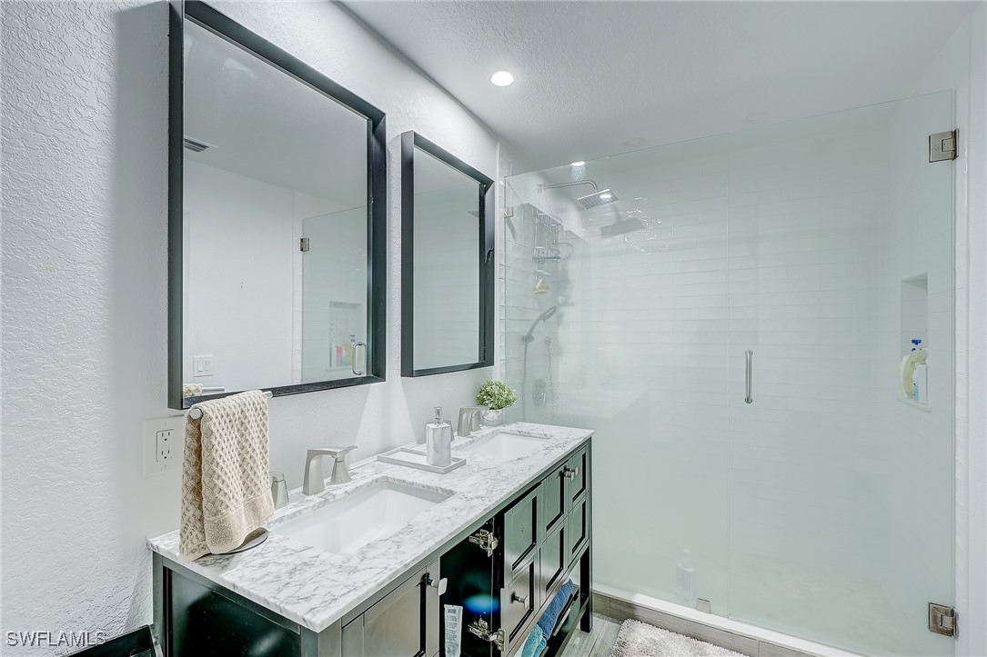 3 Bed SingleFamilyResidence for Sale in Labelle, FL — photo 12