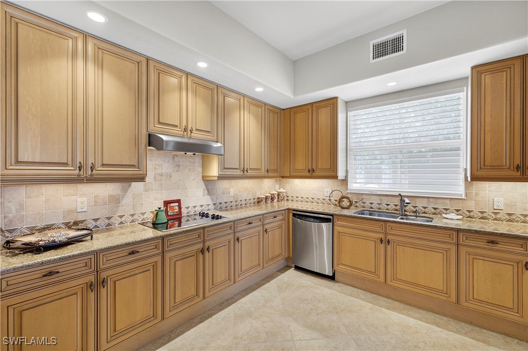 4 Bed Condominium for Sale in Avellino Isles, photo 12
