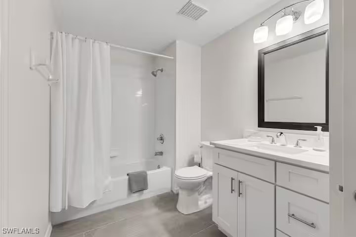 2 Bed Condominium for Sale in Naples, photo 12