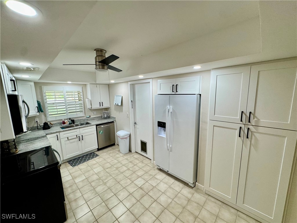 2 Bed Waterfront Home for Sale in Fort Myers, photo 12