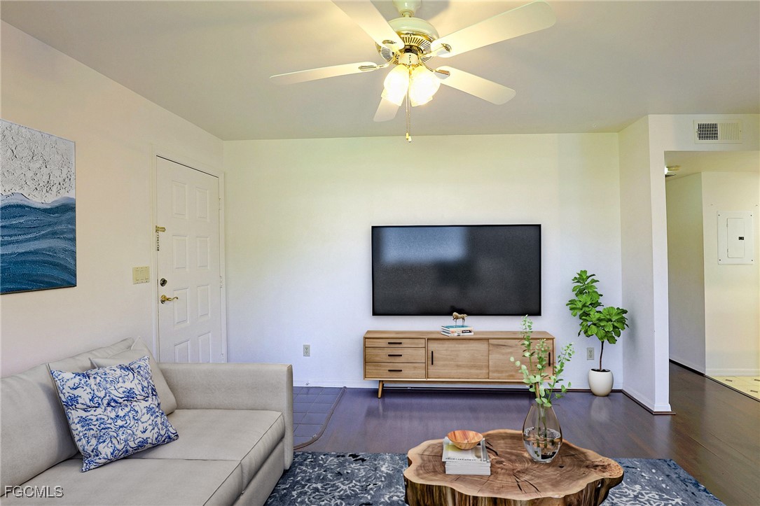 2 Bed Condominium for Sale in Fort Myers, photo 12