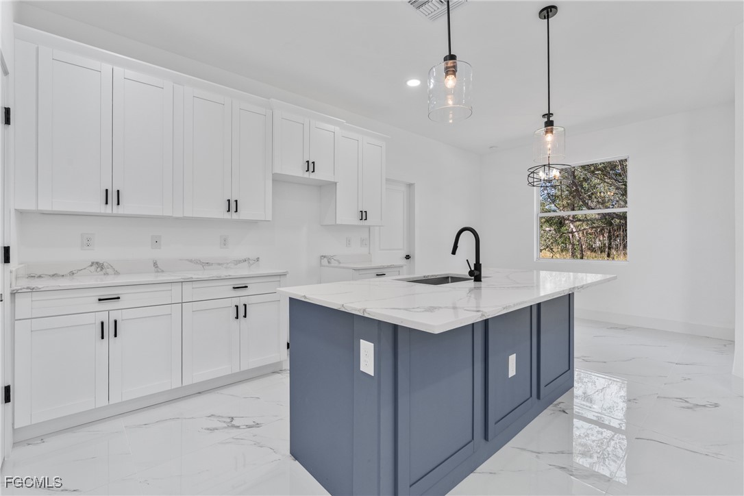 4 Bed SingleFamilyResidence for Sale in Lehigh Acres, photo 12