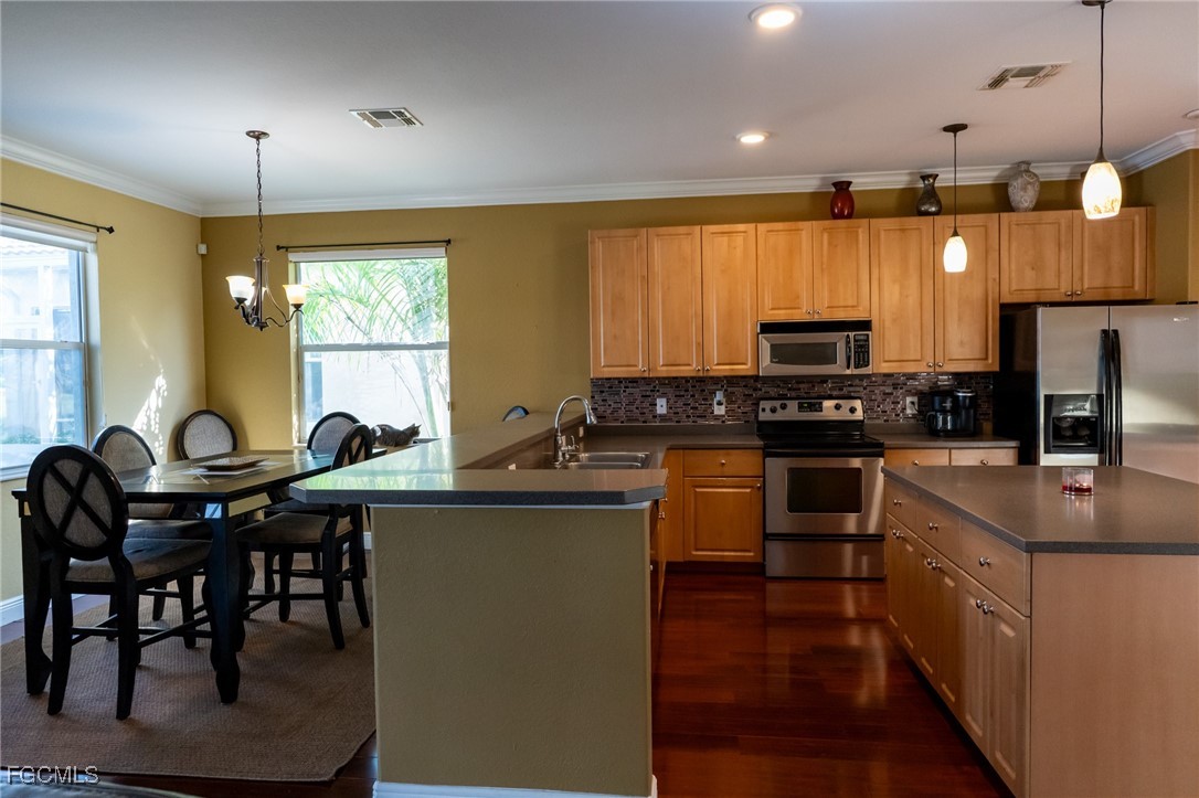 4 Bed Pool Home for Sale in Olympia Pointe, photo 12