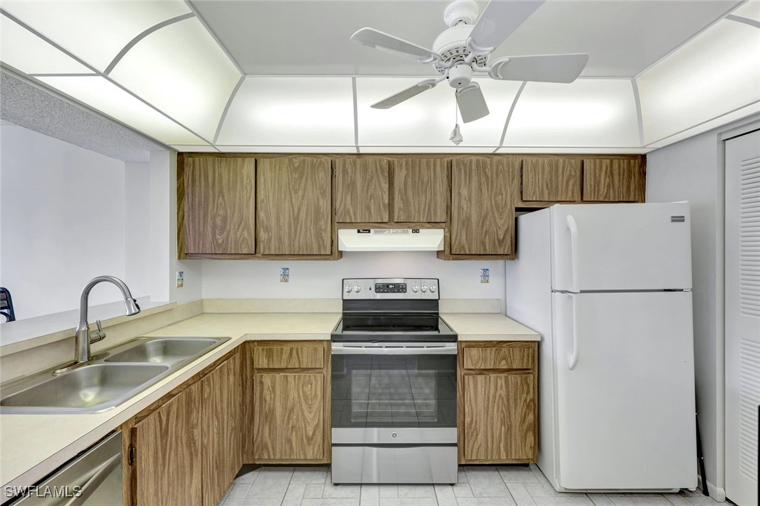 2 Bed Condominium for Sale in South Seas, FL, $525,000 — photo 12