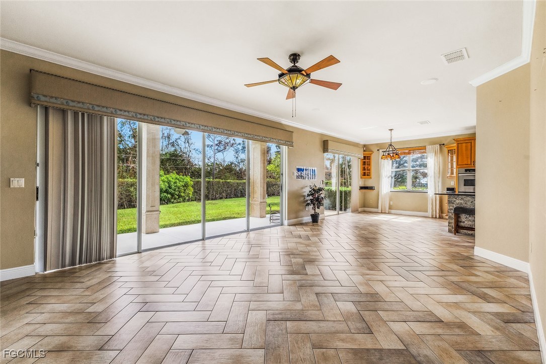 4 Bed Waterfront Home for Sale in Briarcliff, photo 12