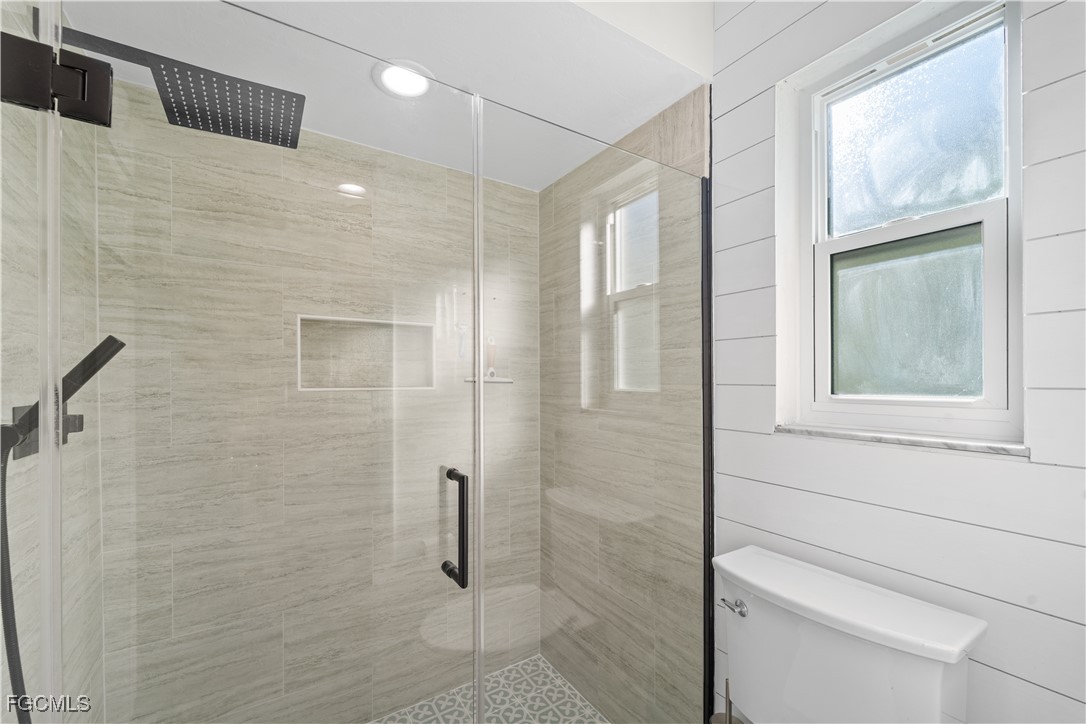 2 Bed SingleFamilyResidence for Sale in South Pointe, FL — photo 12