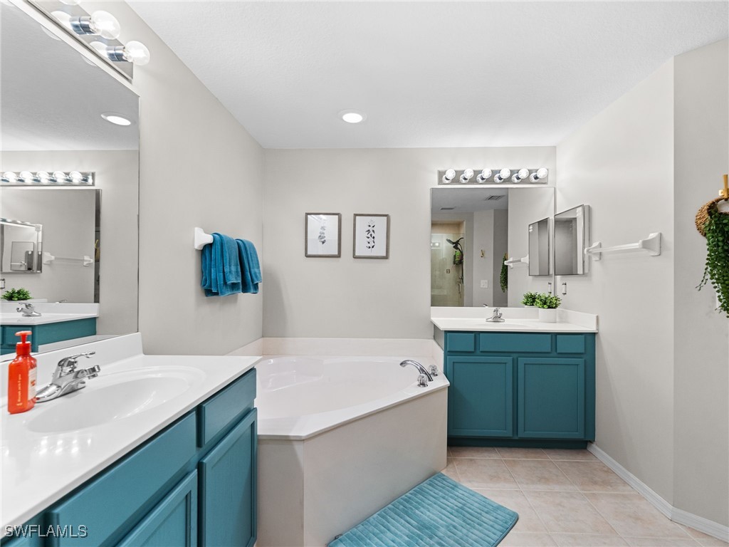 3 Bed Condominium for Sale in Coconut Shores, FL — photo 12