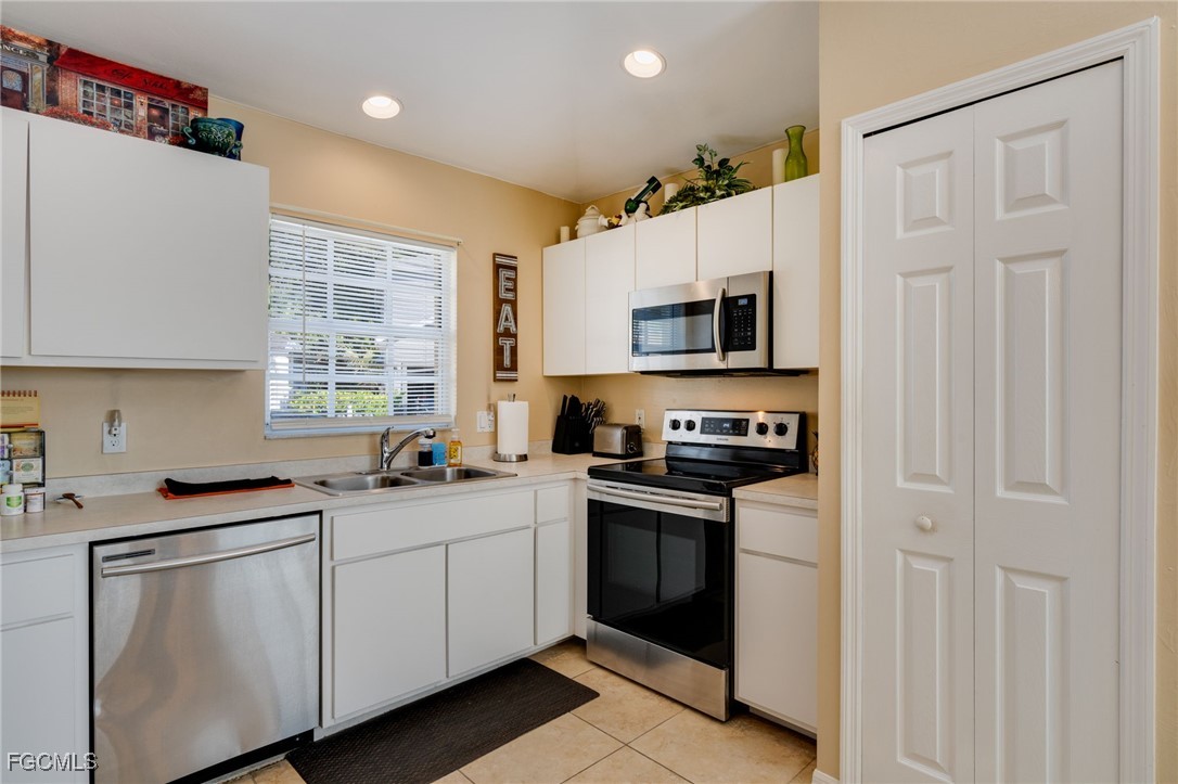 2 Bed SingleFamilyResidence for Sale in Estero, FL, $310,000 — photo 12