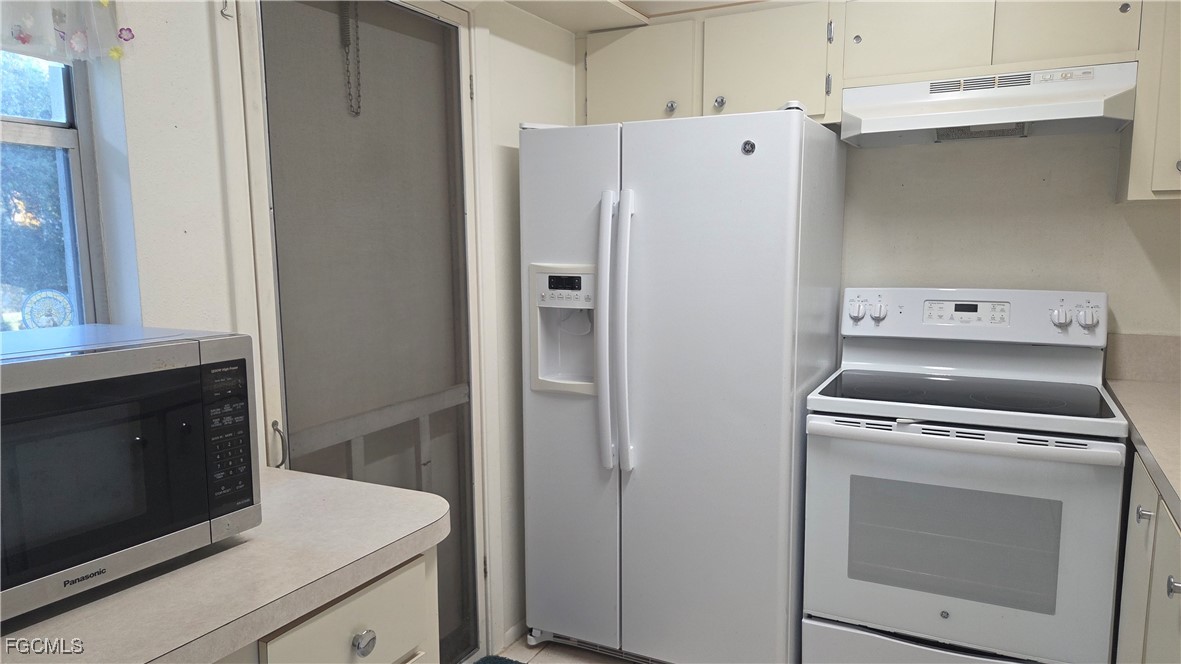 2 Bed Waterfront Home for Sale in Tropic Terrace, photo 12