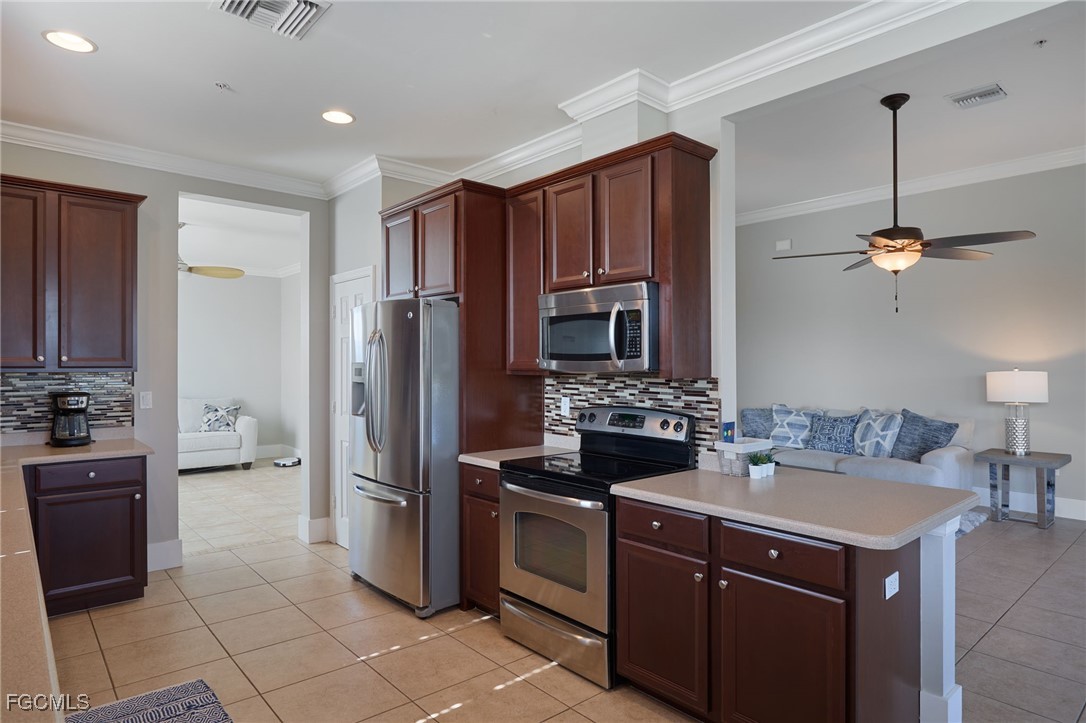 3 Bed Waterfront Home for Sale in Lucaya, FL, $380,000 — photo 12