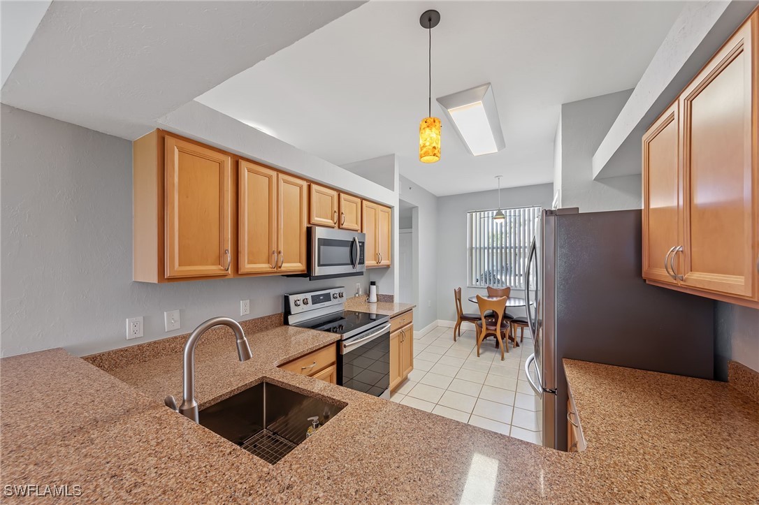 2 Bed Condominium for Sale in Stoneybrook, FL — photo 12