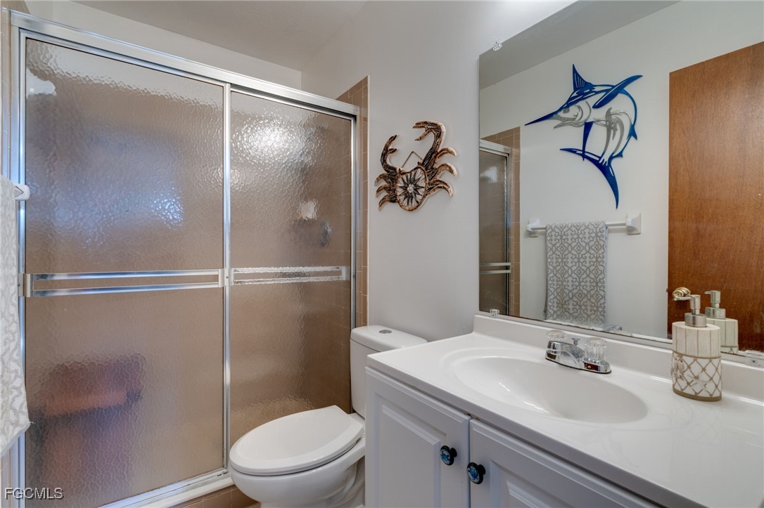 2 Bed Waterfront Home for Sale in Fort Myers, photo 12