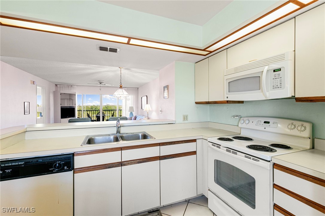 2 Bed Waterfront Home for Sale in Marco Island, photo 12