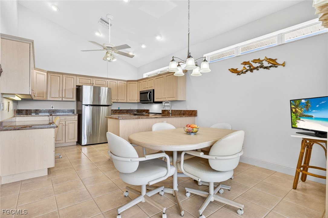 4 Bed Pool Home for Sale in Sanibel, photo 12