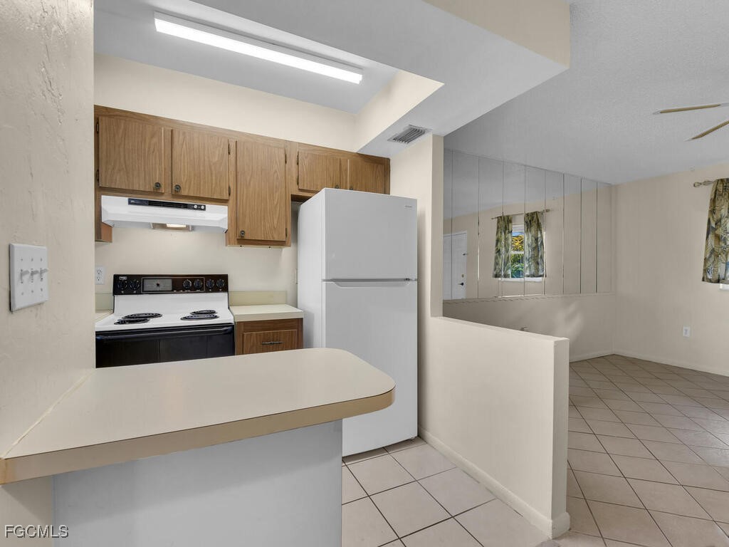2 Bed Waterfront Home for Sale in Mark I, photo 12