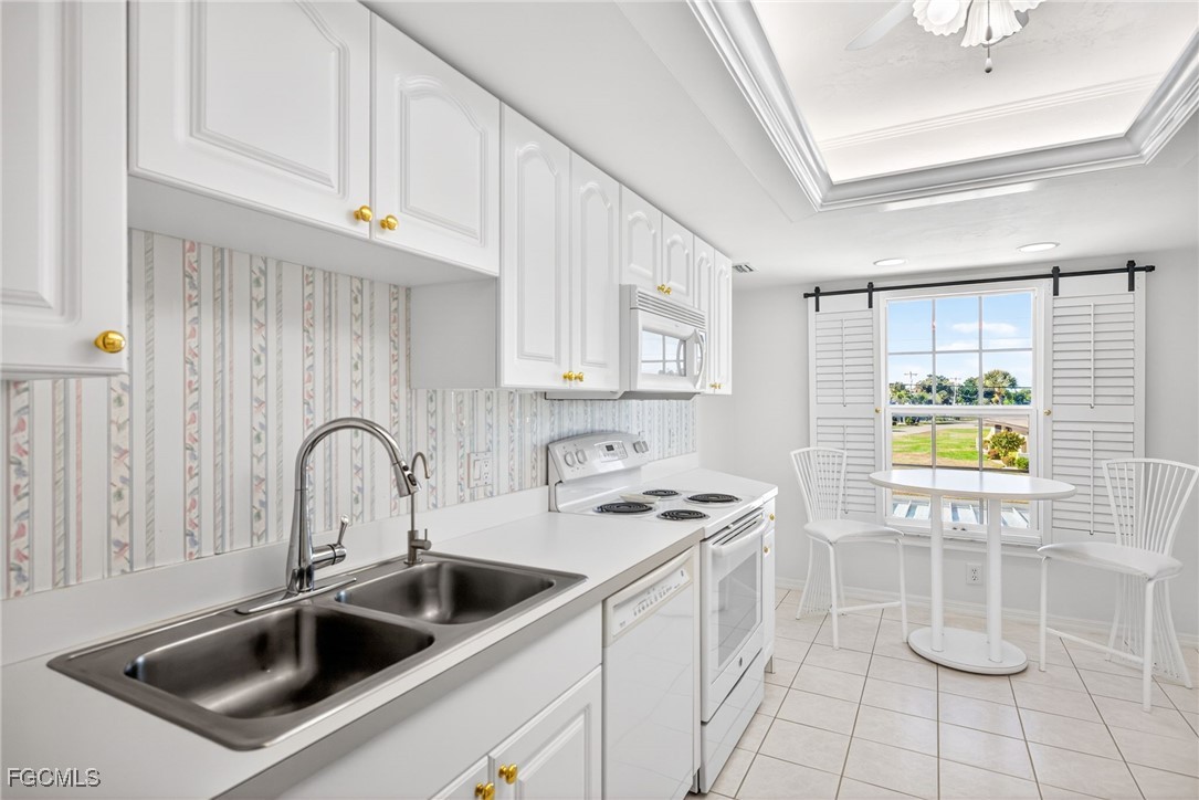 2 Bed Pool Home for Sale in Coral Key Condo, photo 12