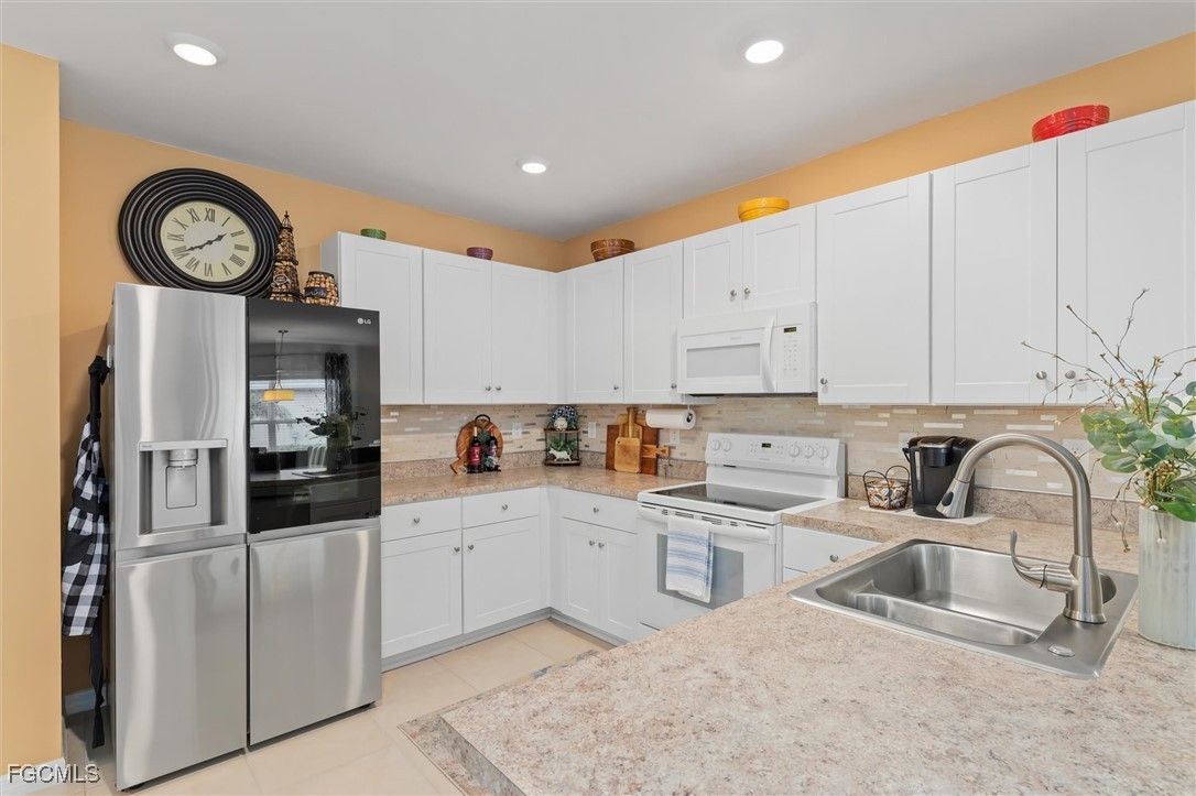 2 Bed Waterfront Home for Sale in Waterford, FL, $308,000 — photo 12