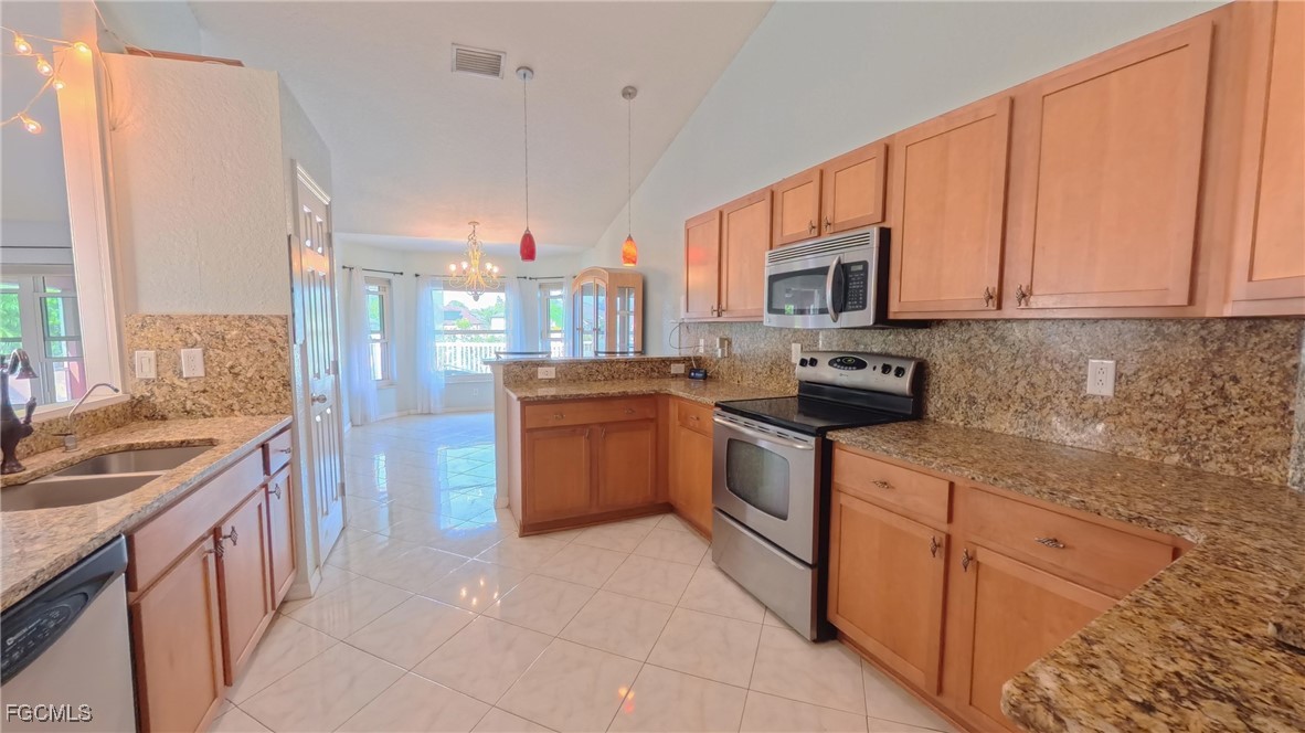 4 Bed Pool Home for Sale in Greenbriar, photo 12