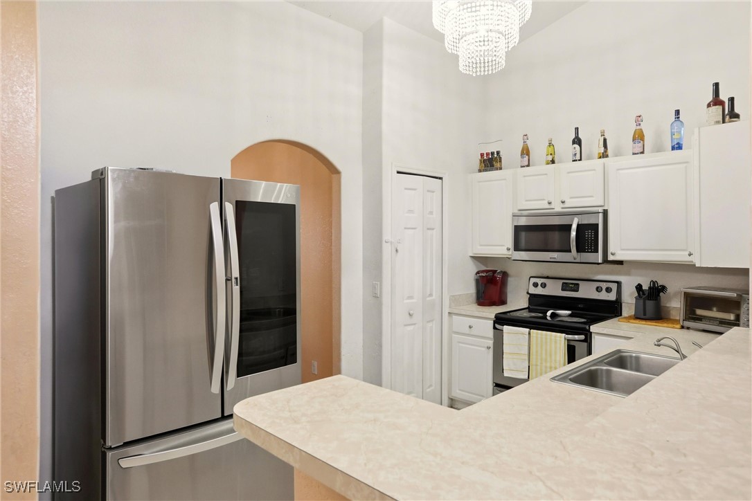 3 Bed SingleFamilyResidence for Sale in Naples, photo 12