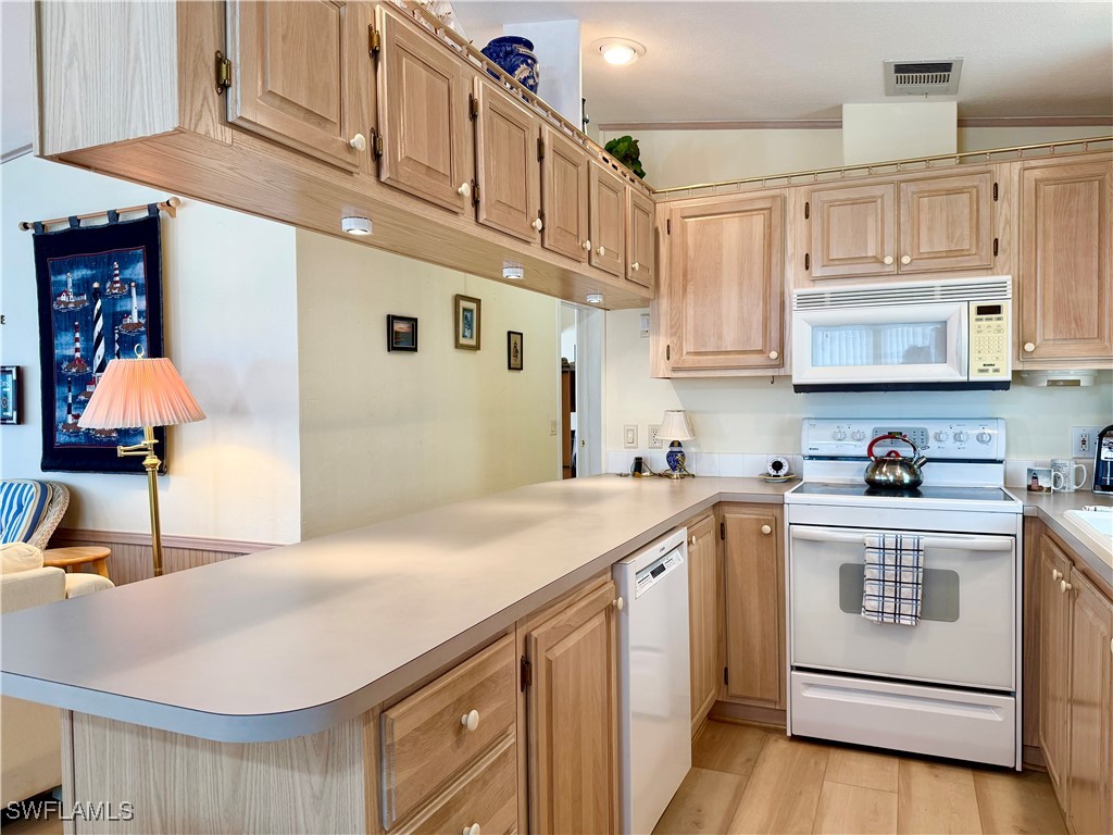 2 Bed ManufacturedHome for Sale in Naples, FL, $179,000 — photo 12