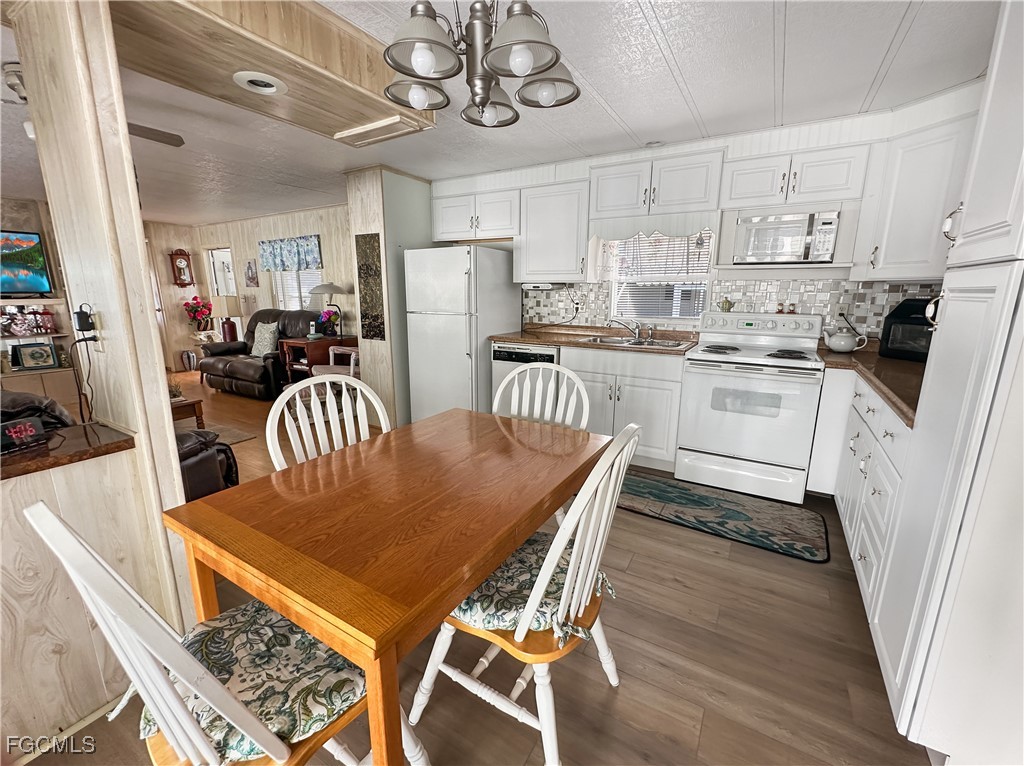 2 Bed ManufacturedHome for Sale in Fort Myers, FL, $89,900 — photo 12