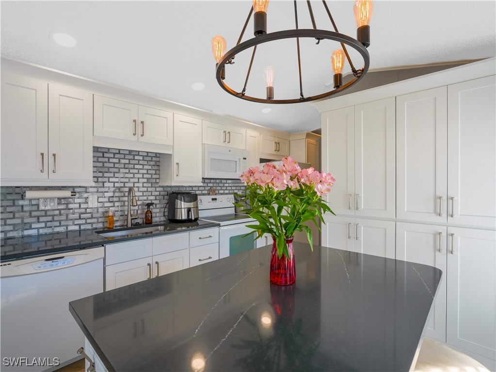 1 Bed Waterfront Home for Sale in Naples, photo 12