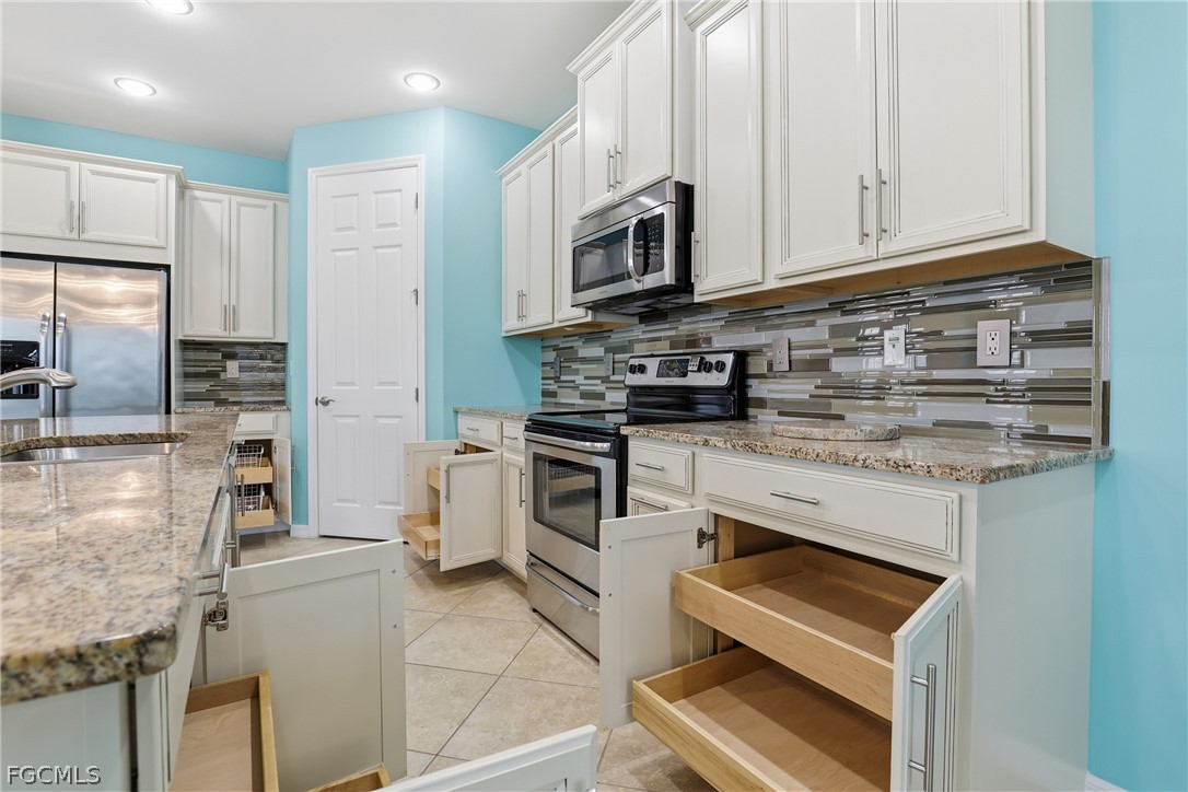4 Bed Pool Home for Sale in Lindsford, photo 12
