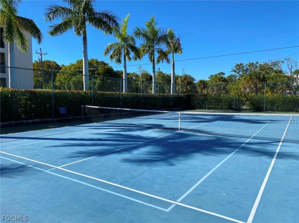 1 Bed Waterfront Home for Sale in Sanibel, photo 12