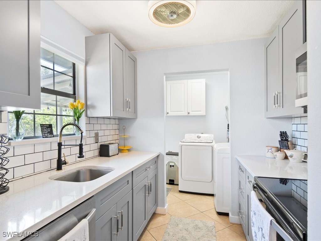 3 Bed SingleFamilyResidence for Sale in Naples, photo 12