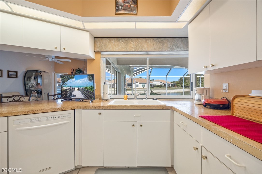 4 Bed Pool Home for Sale in Pinewood Lakes, FL, $425,999 — photo 12