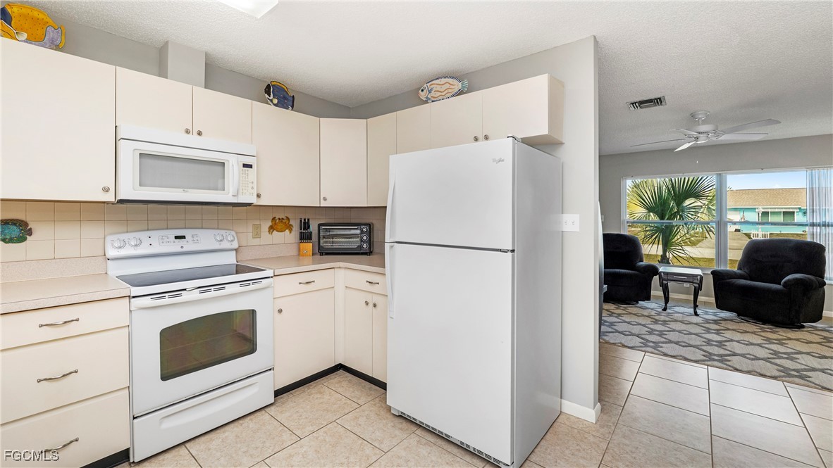 2 Bed SingleFamilyResidence for Sale in Gulf Cove, photo 12