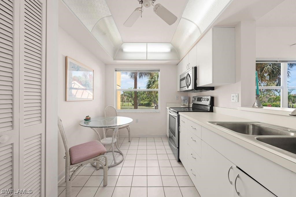 3 Bed Waterfront Home for Sale in Hibiscus Pointe, FL — photo 12