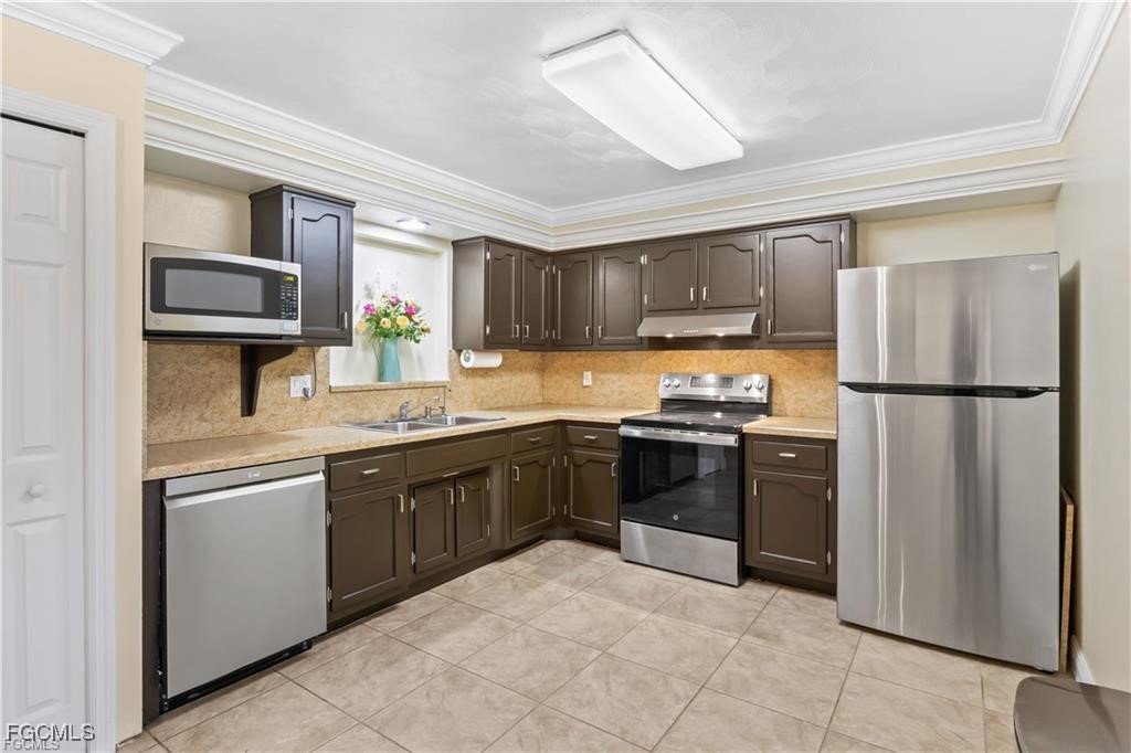 4 Bed SingleFamilyResidence for Sale in Fort Myers, photo 12