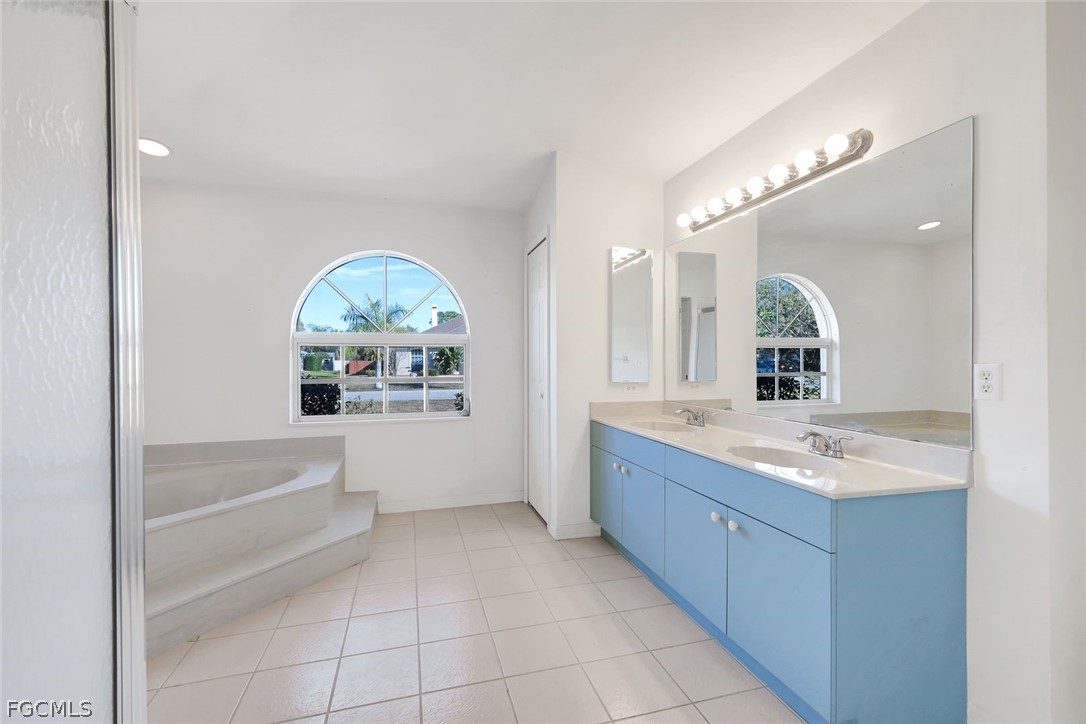 3 Bed SingleFamilyResidence for Sale in Terrapin Wood, FL — photo 12
