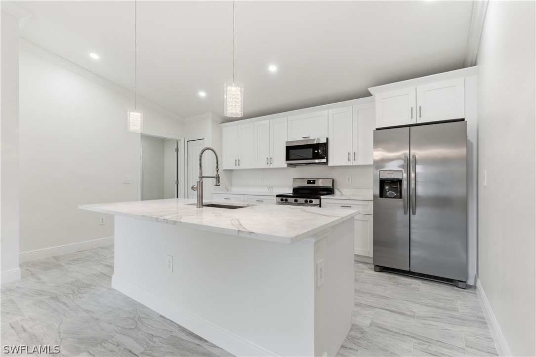 3 Bed SingleFamilyResidence for Sale in Fort Myers, FL — photo 12