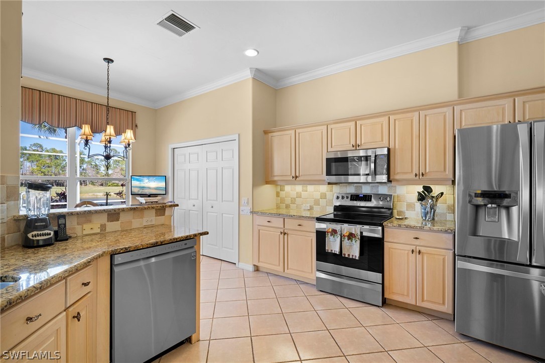 3 Bed SingleFamilyResidence for Sale in Naples, photo 12