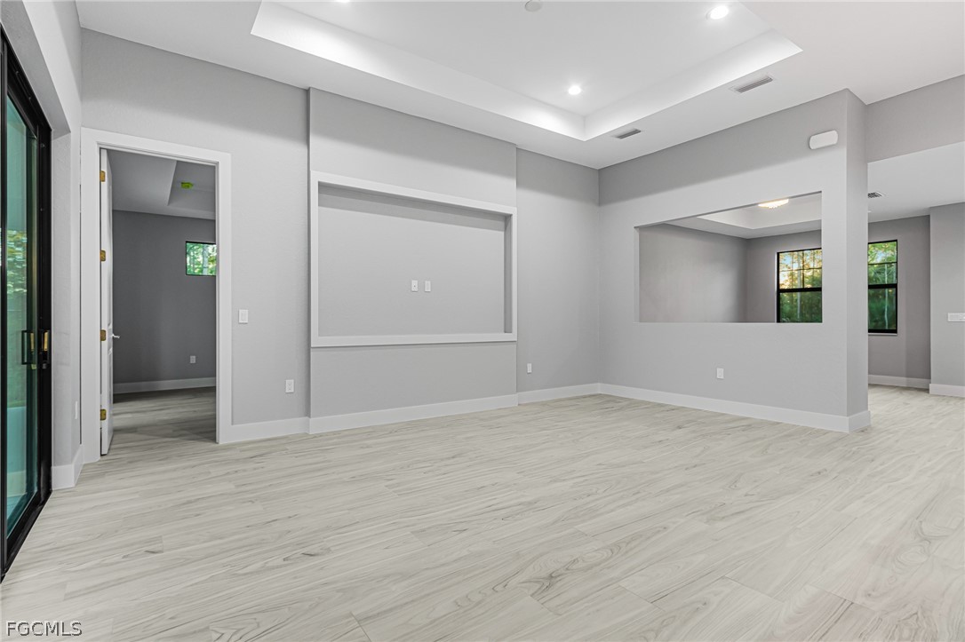 4 Bed SingleFamilyResidence for Sale in Lehigh Acres, photo 12