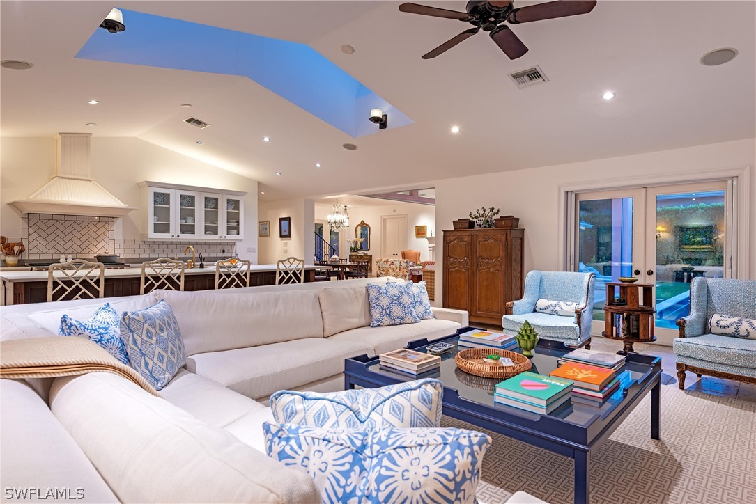 3 Bed Pool Home for Sale in Park Shore, photo 12